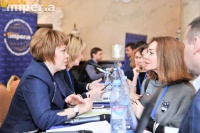 Ирина Моногарова отвечает на вопросы делегатов